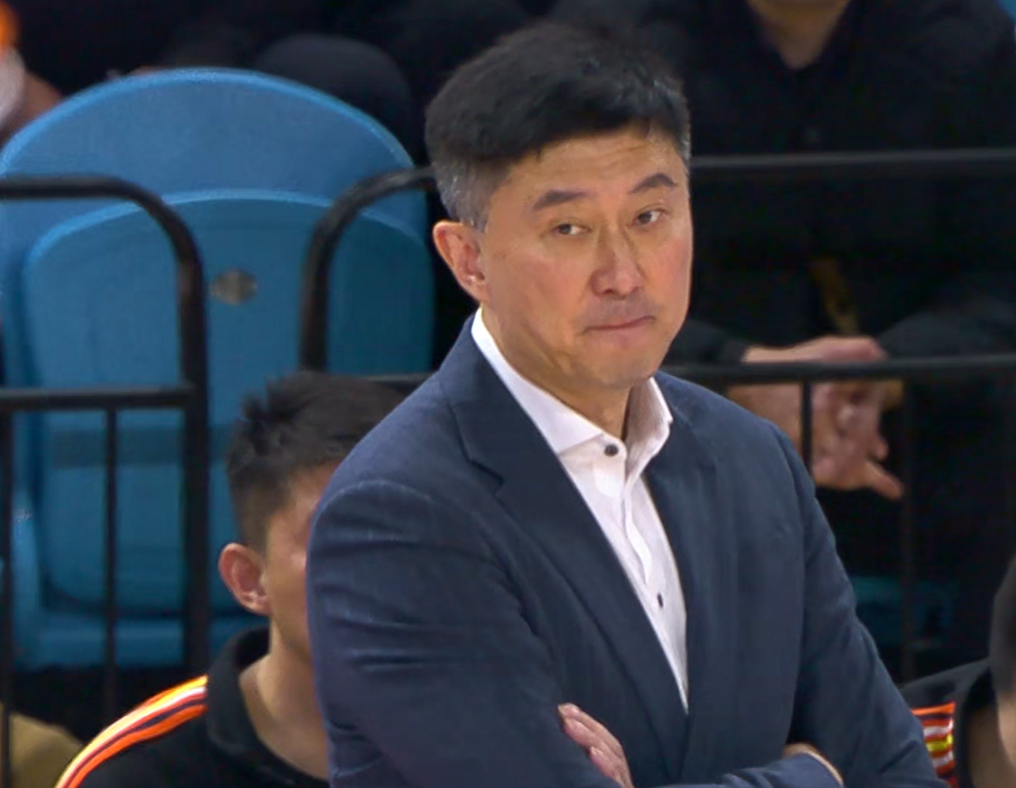 世界杯抽签原则-恭喜！徐昕收获CBA颁发的大奖 球迷：杜锋怎么看？